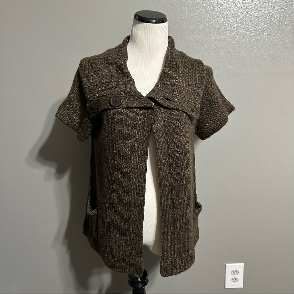 New direction women’s size PL Shaw neck snap front knit sweater